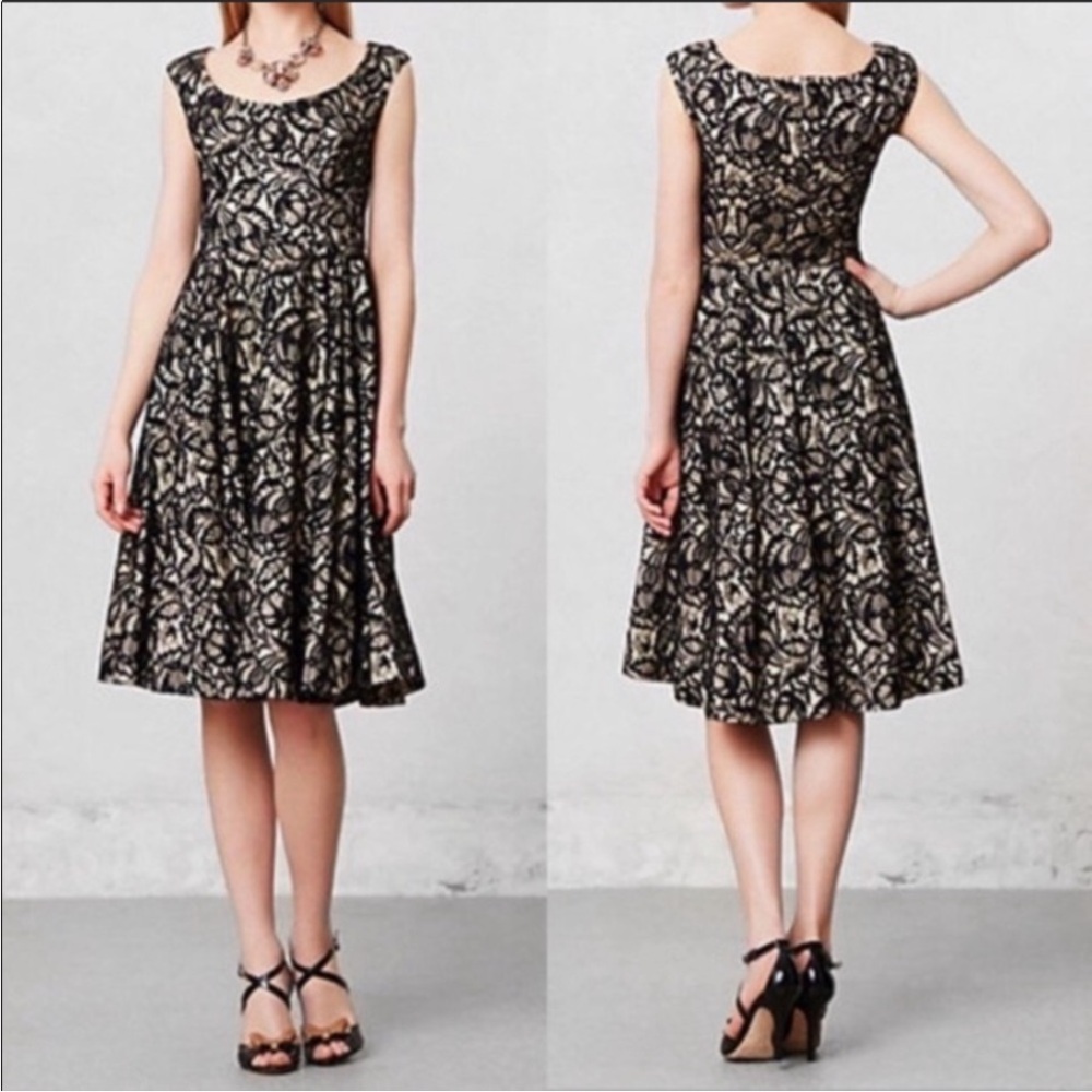 Mirror of Venus Laced Dress Size 6
Sleeveless Black Cream Elegant